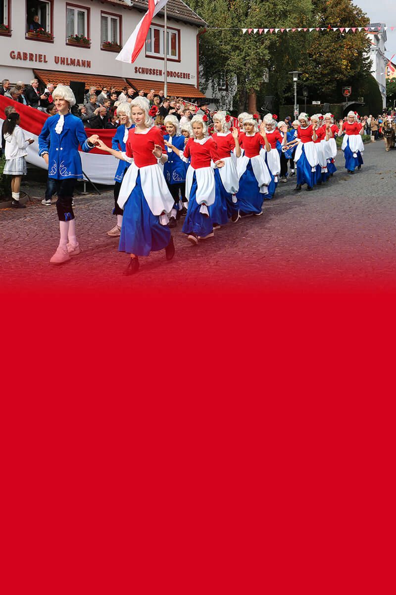 Traditioneller Festumzug beim Magnus-, Heimat- und Kinderfest
